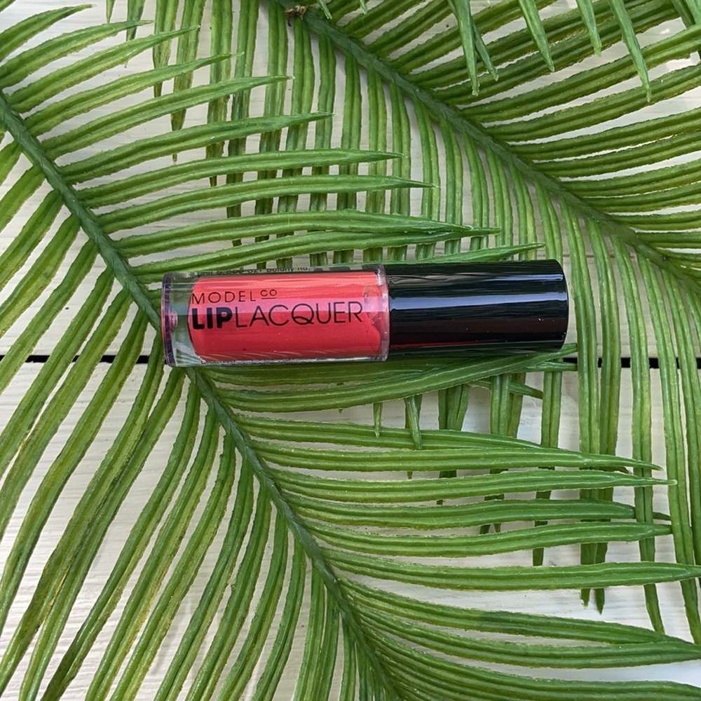 5️⃣ for 2️⃣5️⃣ Model Co. lip lacquer